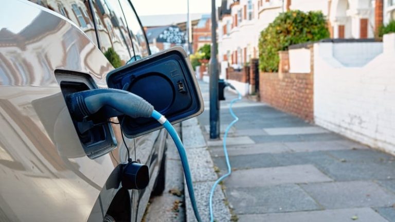 Read more about the article Trip hazard solution for EVs at homes without driveways