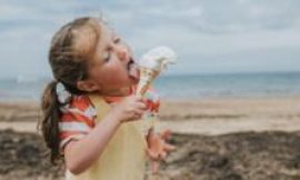 Heatwave: Ice cream prices soar at Welsh coastal hotspots