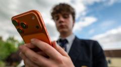 Read more about the article Social media as bad for young people as smoking, top doctors say