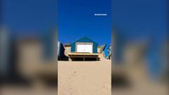 Read more about the article This beach hut costs the same as a three-bedroom house