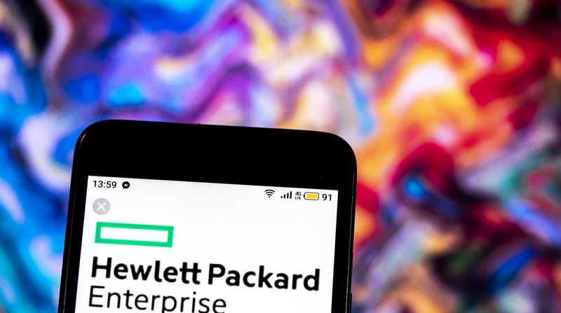 hewlett-packard-enterprise-shares-surge-30%-on-ai-demand