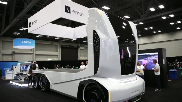 Read more about the article Self-driving truck firm Einride jumps 74% in Nasdaq debut