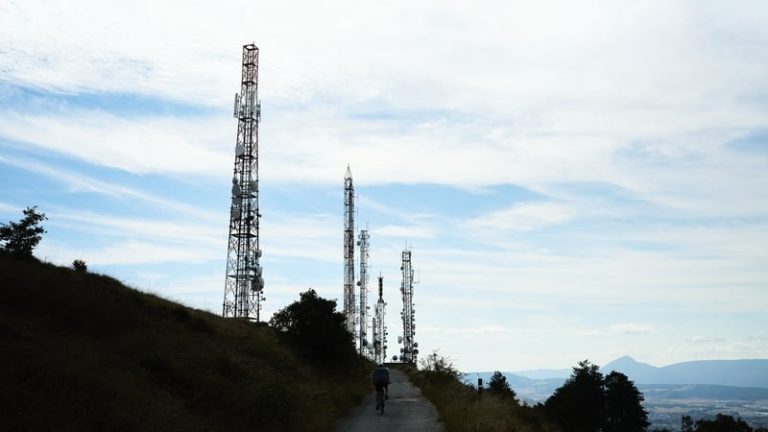 Read more about the article Europe’s €1tn mobile telecom industry ‘at a crossroads’