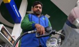 Oil prices slide after Pakistan announces deal between US and Iran