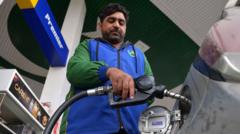 Read more about the article Oil prices slide after Pakistan announces deal between US and Iran