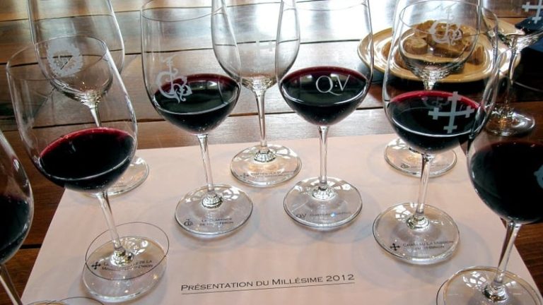 Read more about the article Trump threatens 100% tariff on French wines