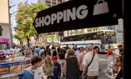 US retail sales beat expectations in May