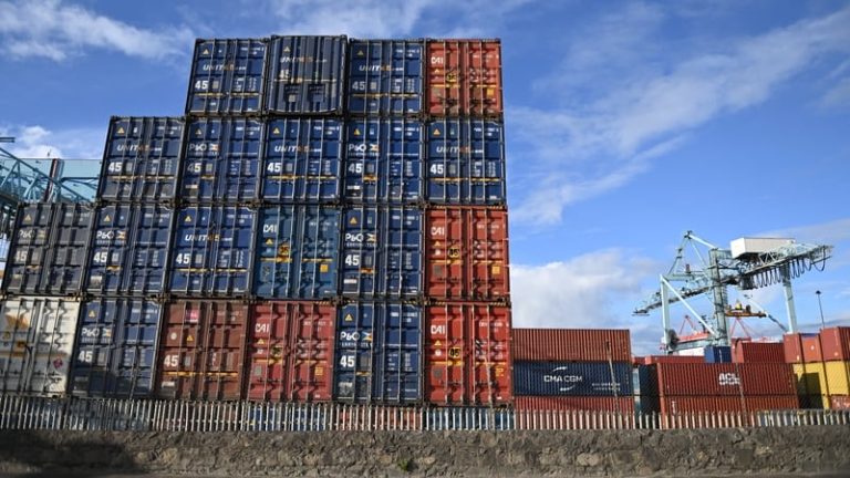 Read more about the article Goods handled at Irish ports dip by 2% in first quarter