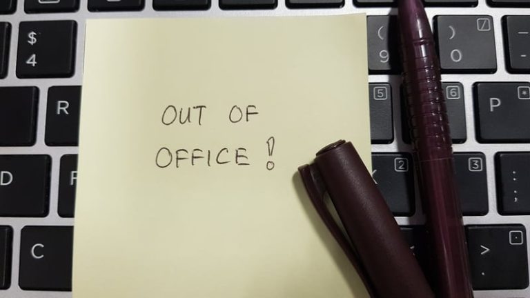 Read more about the article Workers reminded of right to disconnect on summer leave
