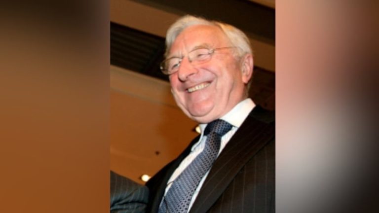 Read more about the article Martin Naughton – cross-border trailblazer