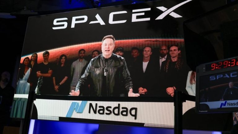 Read more about the article Wall Street warms to SpaceX ahead of Nasdaq 100 inclusion