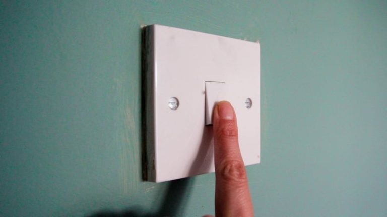 Read more about the article EU ministers discuss cutting electricity costs