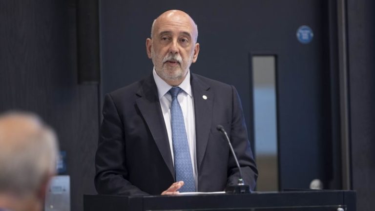 Read more about the article Central Bank Governor warns against spending overruns