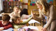 Read more about the article ‘I don’t want to seem tight’: How much should you give to the year-end teacher collection?