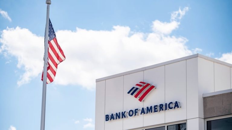 Read more about the article Bank of America beats profit estimates on record trading