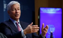 JPMorgan profit up on dealmaking, stock trading windfall