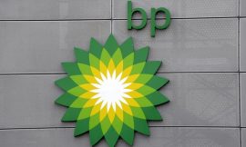 BP flags boost from oil prices, refining margins