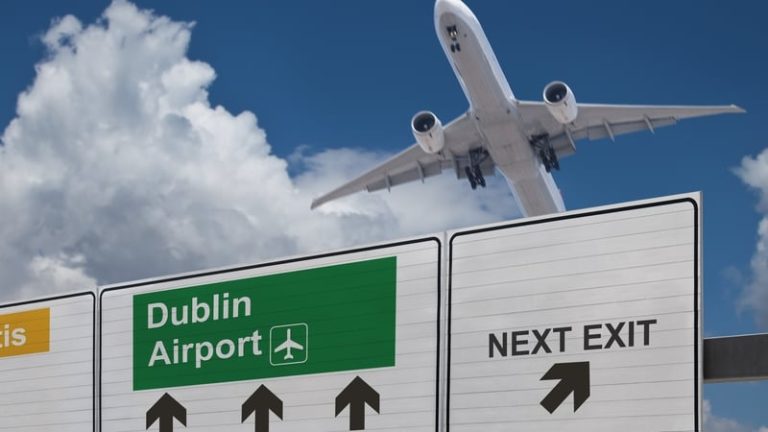 Read more about the article President signs law to lift Dublin Airport passenger cap