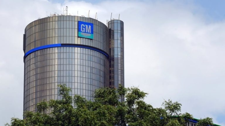 Read more about the article GM quarterly core profit rises 30% on truck, SUV strength