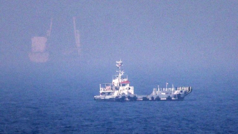Read more about the article Oil prices rise over 2% on fresh attacks by US and Iran