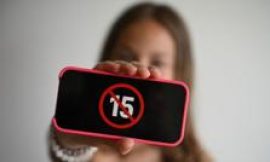 France approves social media ban for under-15s