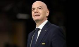 Gianni Infantino says sorry but remains as Fifa president after executive meeting
