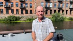 Read more about the article The homeowners selling up for a life on Yorkshire’s waterways