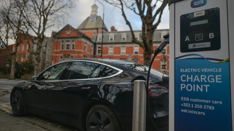 irish-buyers-are-choosing-evs,-but-concerns-remain