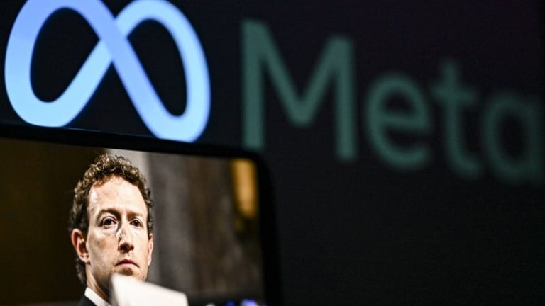 Read more about the article Zuckerberg calls on US to lower barriers for AI models