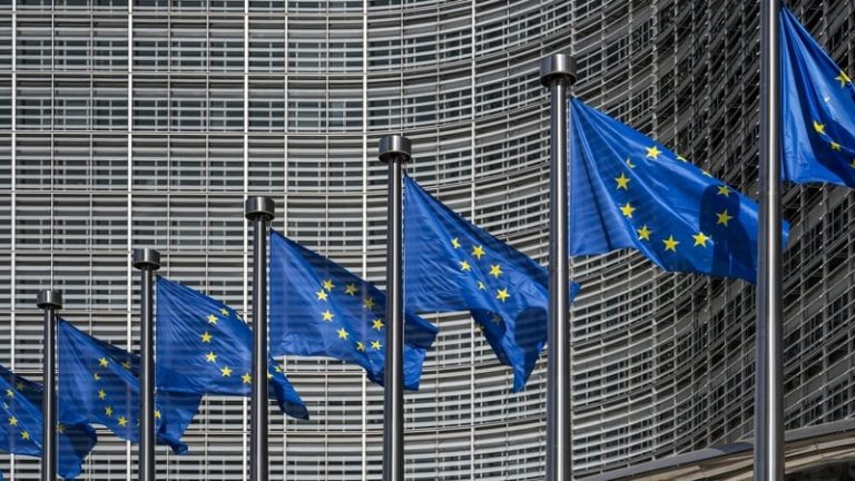 Read more about the article EU curbs on ‘forever chemicals’ in food packaging kick in