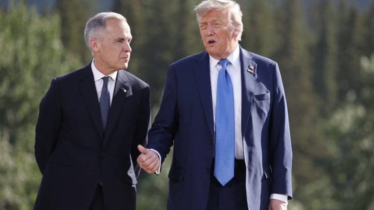 Read more about the article Trump announces pause on 50% tariffs on Canadian goods