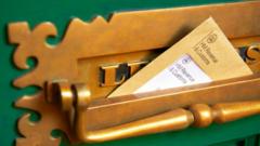 Read more about the article 81,000 warning letters sent to crypto holders in HMRC tax crackdown