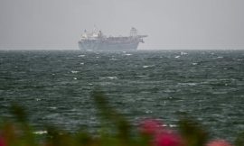 Oil hits 3-week high on Middle East supply concerns