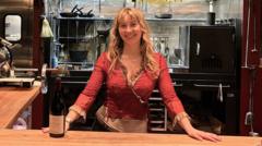 why-some-us-restaurants-are-banning-tips
