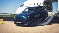 Read more about the article Range Rover launches first fully electric model