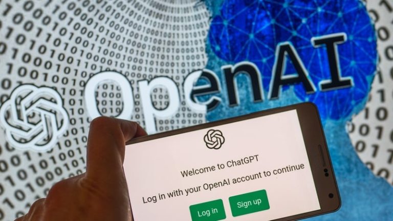 Read more about the article US government backs OpenAI in NY Times copyright case