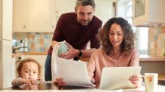 almost-half-of-households-do-not-see-benefits-of-economic-growth,-report-says