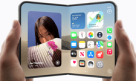 Apple foldable iPhone: New boss starts with gamble on latest device