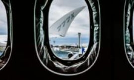 Why so few companies make aircraft windows