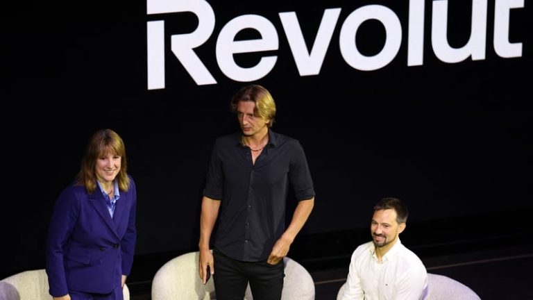Read more about the article Revolut looking at dual IPO in London and New York