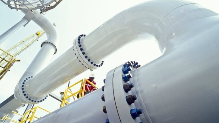 Read more about the article Oil dips on easing fears over Saudi supply disruption
