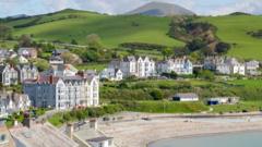 Read more about the article Tourism tax needs to be revisited in Wales, expert says