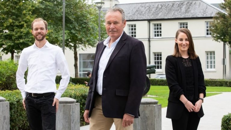 Read more about the article Opus 2 buys Cork software company Bundledocs