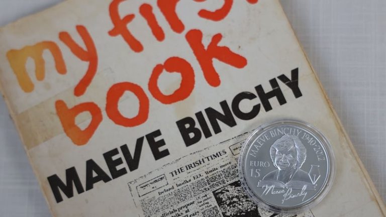 Read more about the article Commemorative coin celebrating Maeve Binchy launched