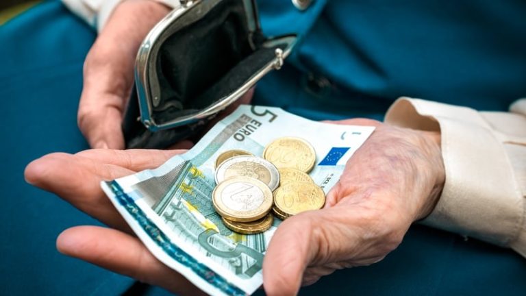 Read more about the article €10 rise in State pension likely amid Budget talks