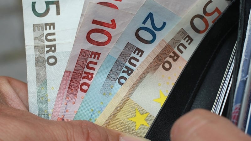 ‘small-income-gains’-for-people-in-budget-2027-–-esri