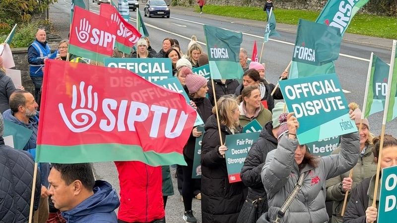 public-sector-union-leaders-to-meet-over-pay-deal-row