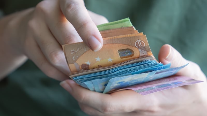 household-saving-rate-rose-from-193%-to-19.8%-in-q2:-cso