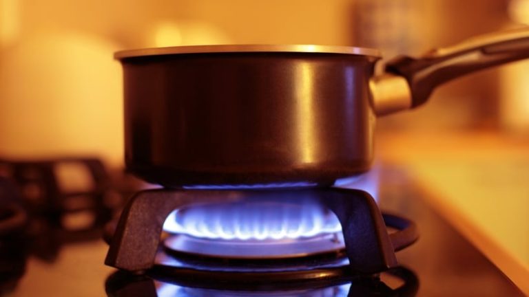 Read more about the article European gas hits €100/MWh for first time since 2022